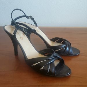 GUC Martin Osvaldo leather heels